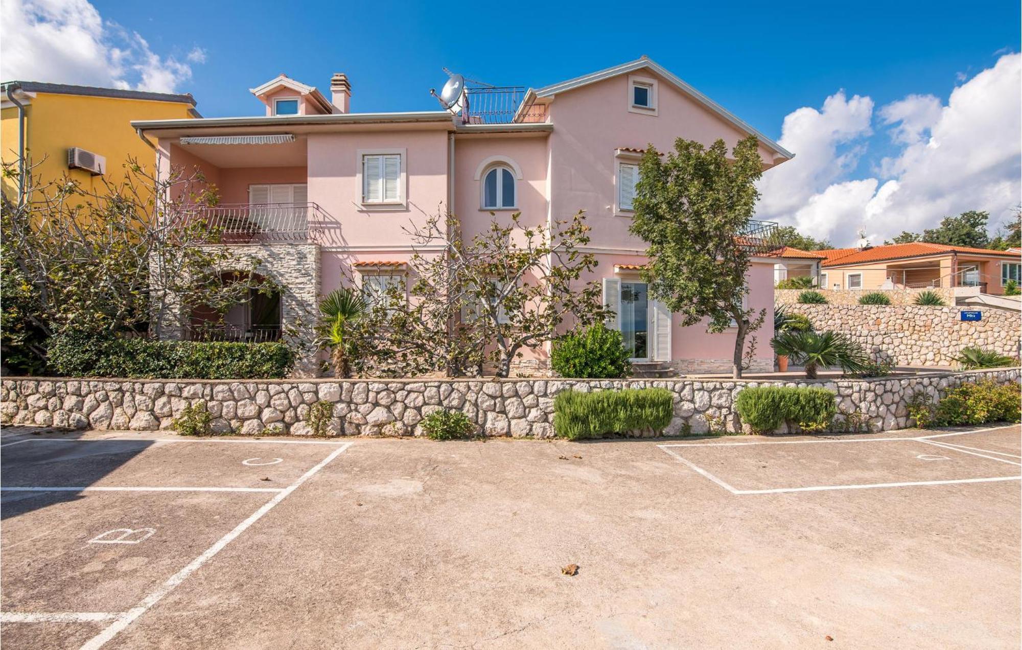 Gorgeous Apartment In Cizici With House Sea View Eksteriør billede