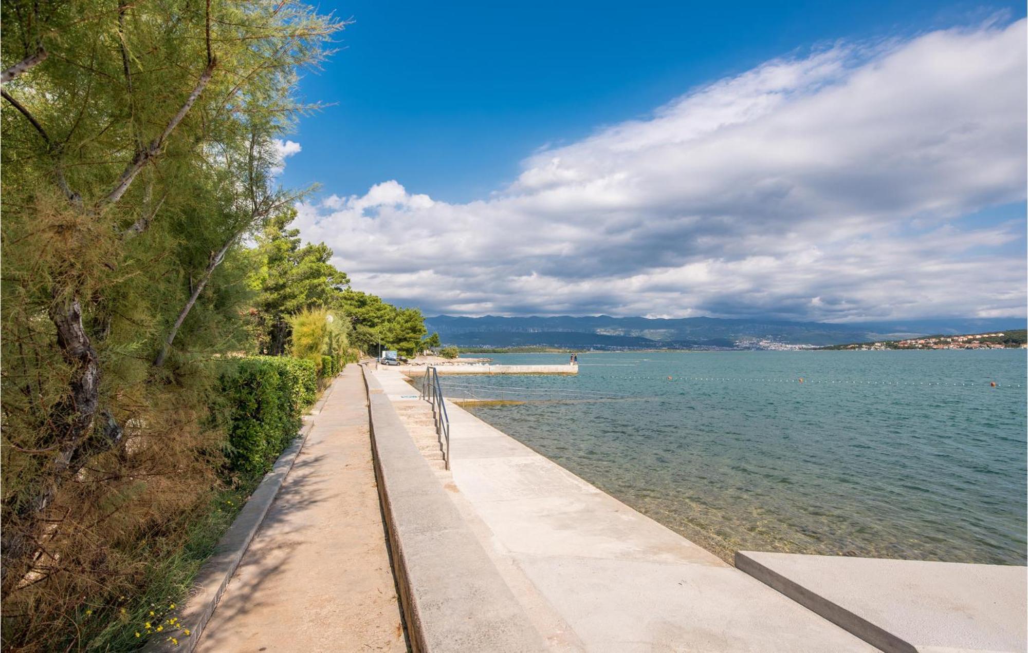 Gorgeous Apartment In Cizici With House Sea View Eksteriør billede
