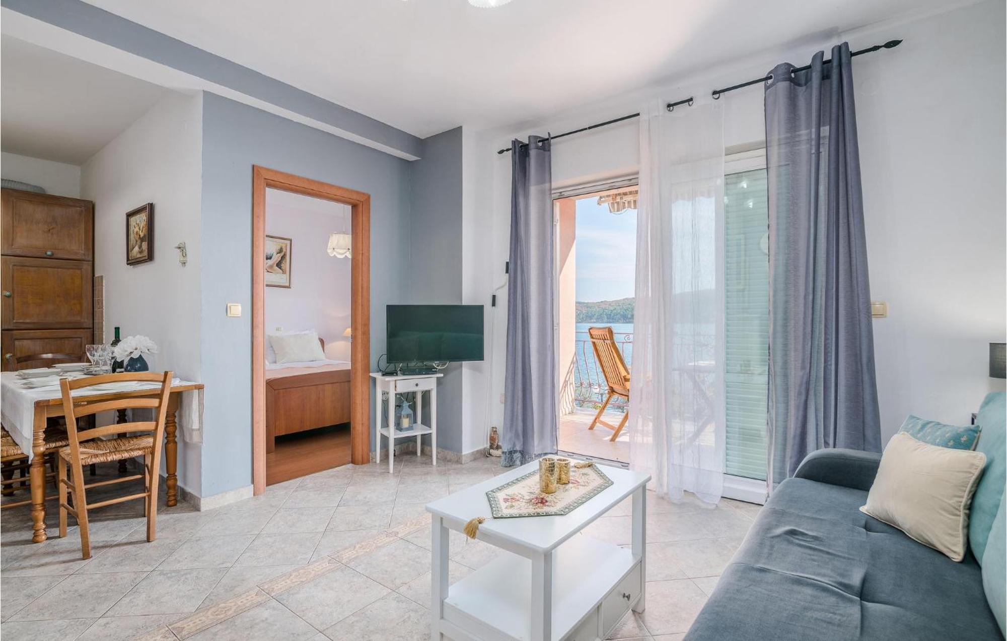Gorgeous Apartment In Cizici With House Sea View Eksteriør billede