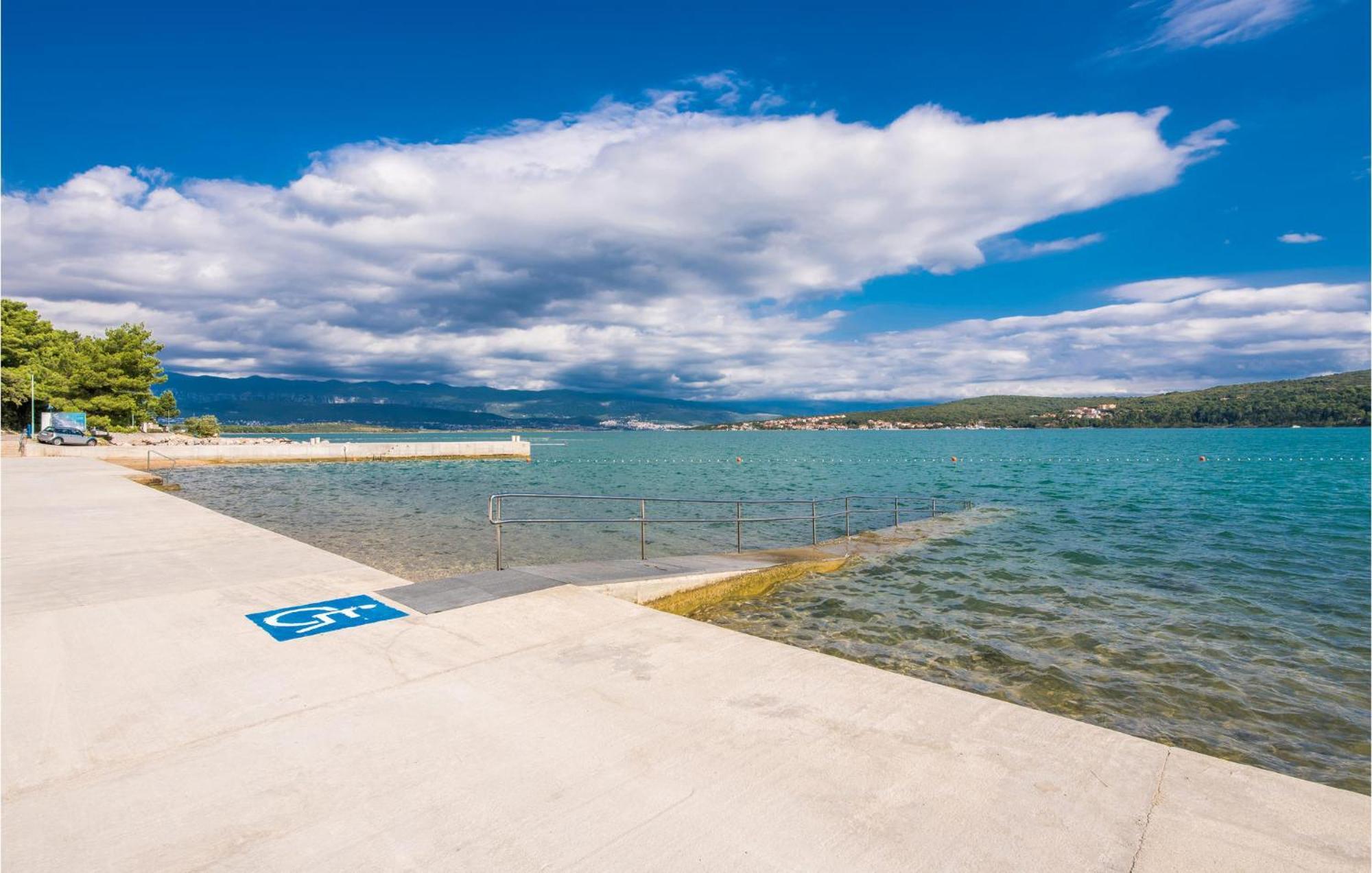 Gorgeous Apartment In Cizici With House Sea View Eksteriør billede