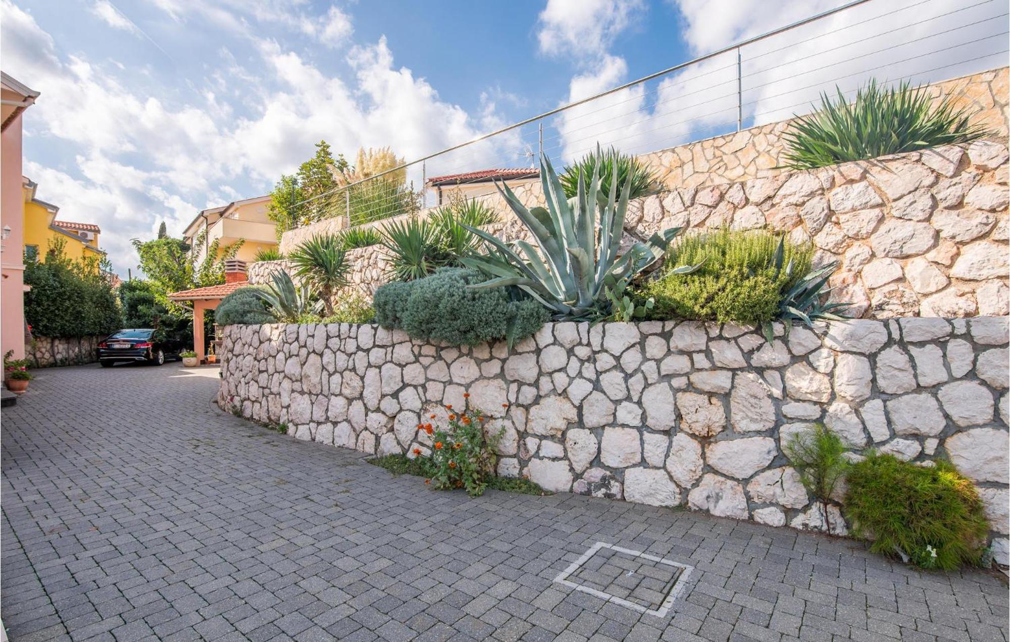 Gorgeous Apartment In Cizici With House Sea View Eksteriør billede